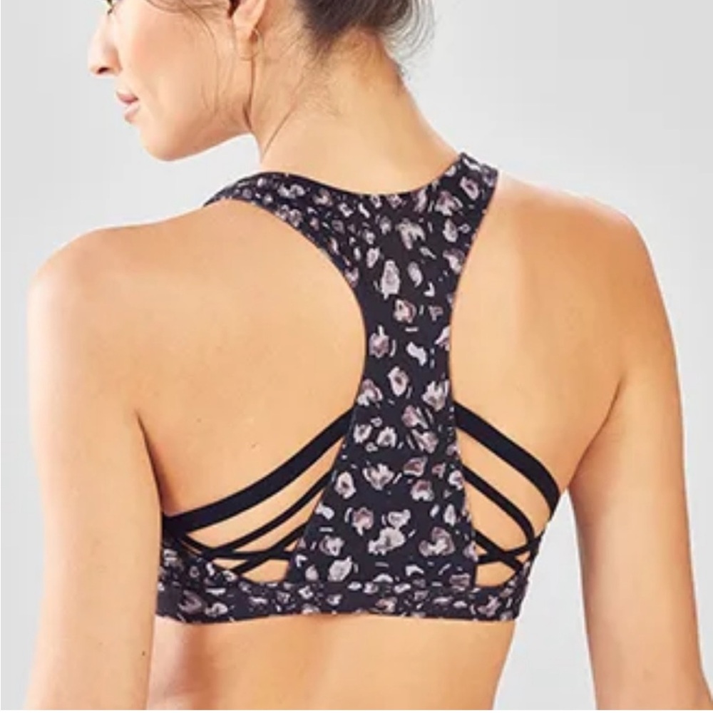 NWT Fabletics Kessler Sports Bra II in Leopard Print